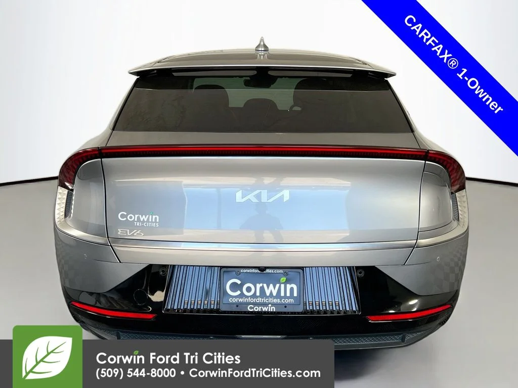 Used 2024 Gray Kia Wind image 14