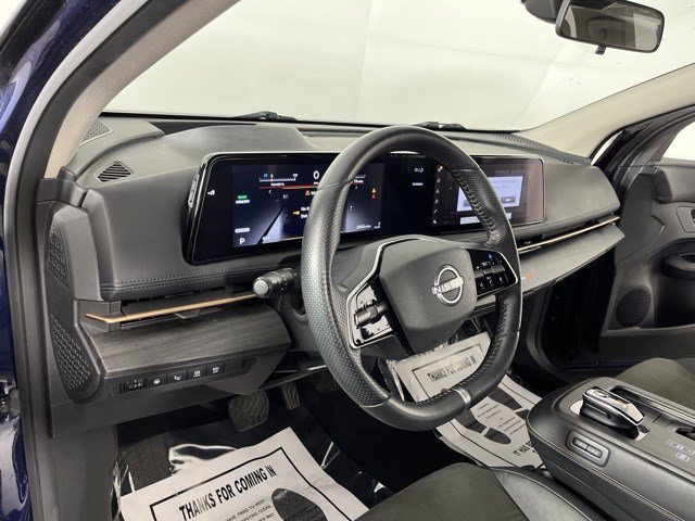 Used 2023 Deep Ocean Blue Pearl/Black Diamond Pearl Nissan ENGAGE image 15