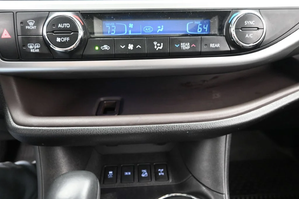 Used 2019 Silver Toyota Limited Platinum image 21