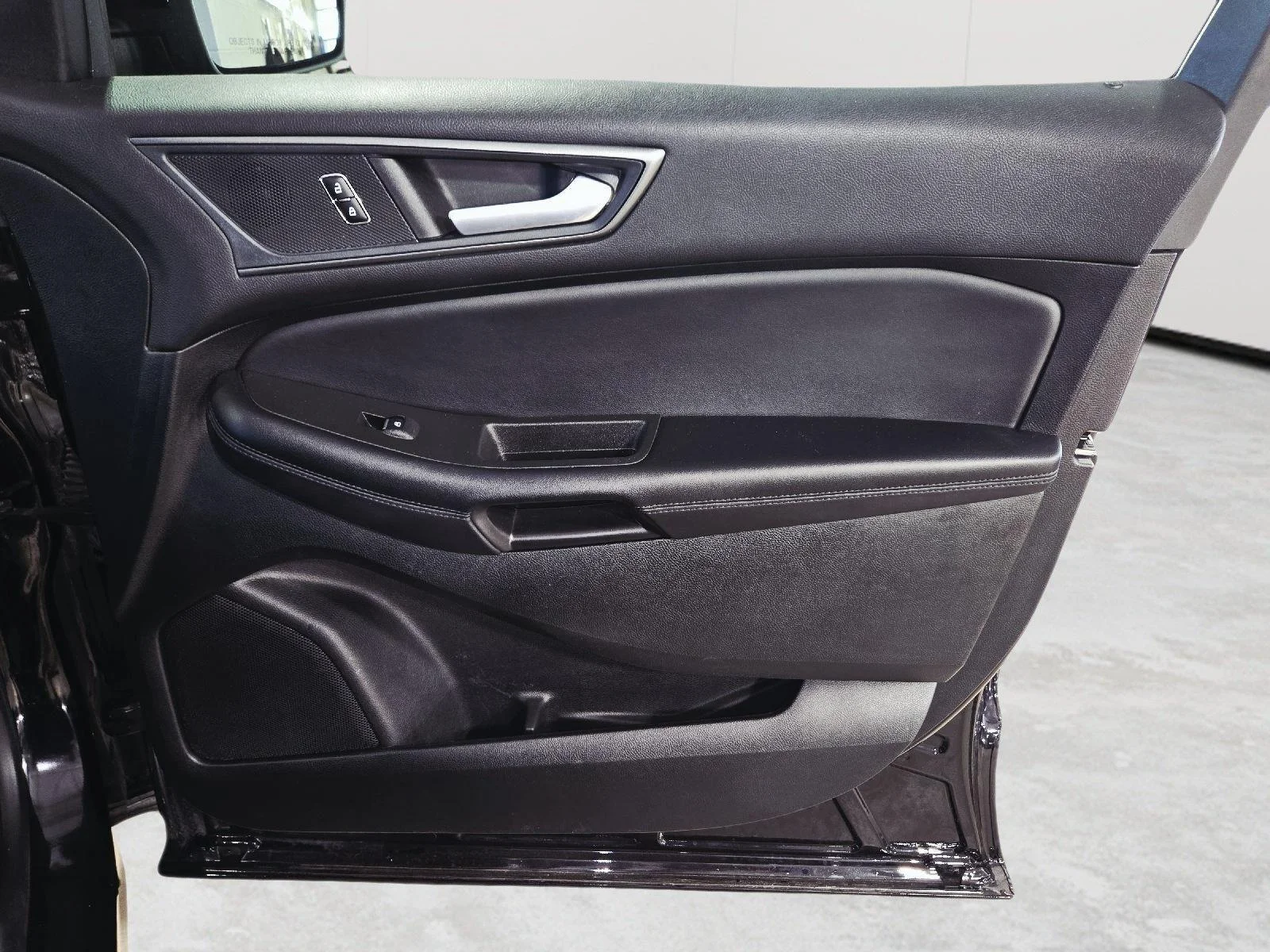 Used 2023 Agate Black Ford SE image 54