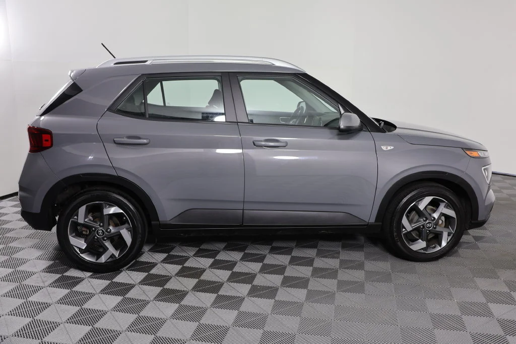 Used 2023 Galactic Gray Hyundai SEL image 9