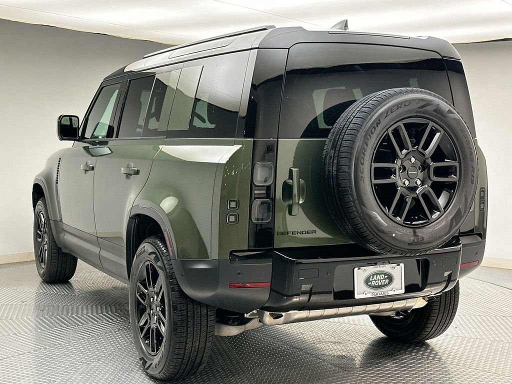 New 2026 Woolstone Green Land Rover S image 3