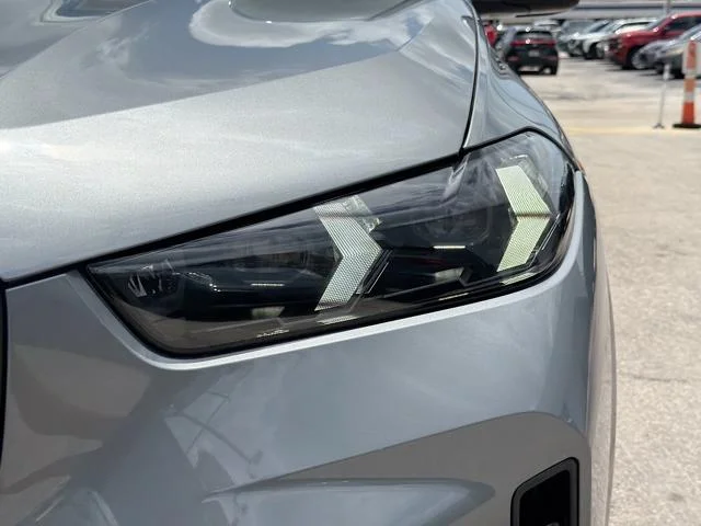 New 2026 Skyscraper Grey Metallic BMW sDrive40i image 9