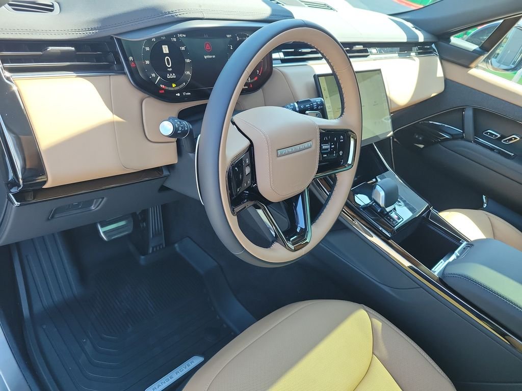 New 2026 White Land Rover Dynamic SE image 25