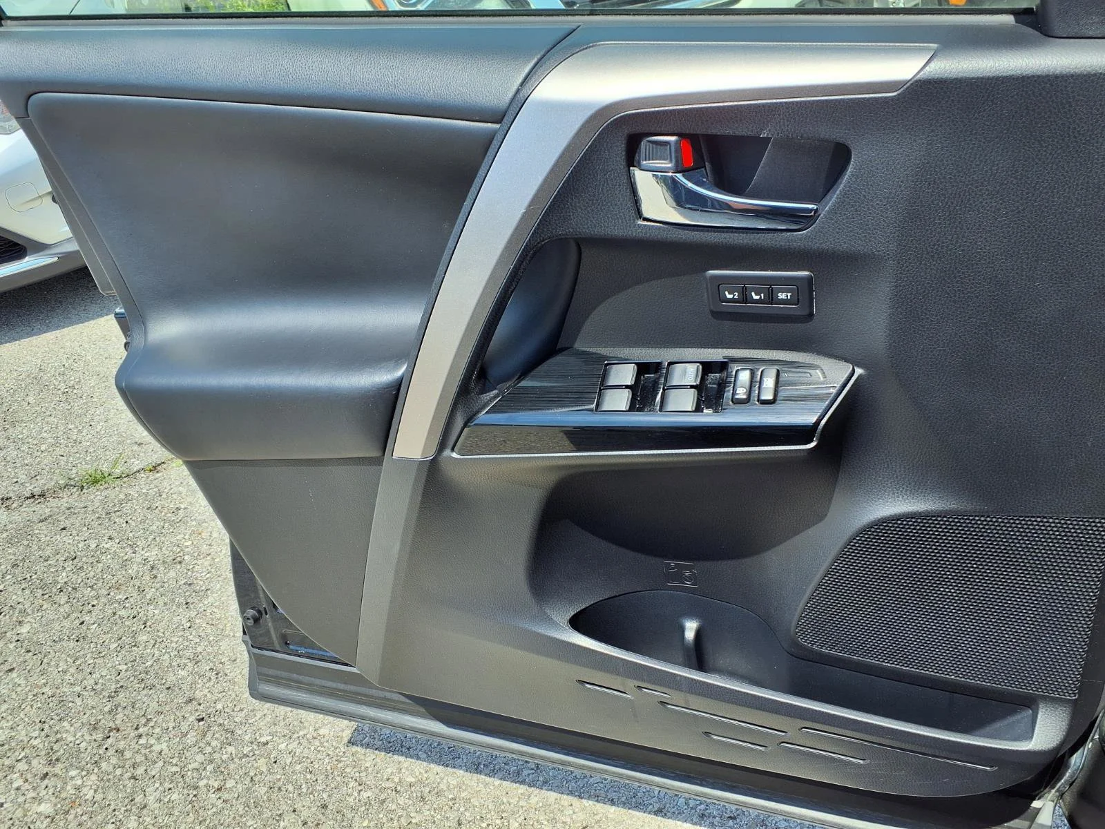Used 2018 Aqua Toyota Hybrid Limited image 22