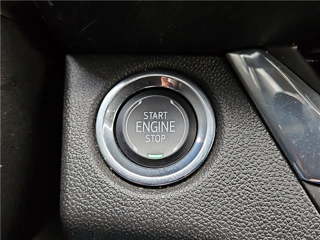Used 2025 White Buick Preferred Front-Wheel Drive image 19