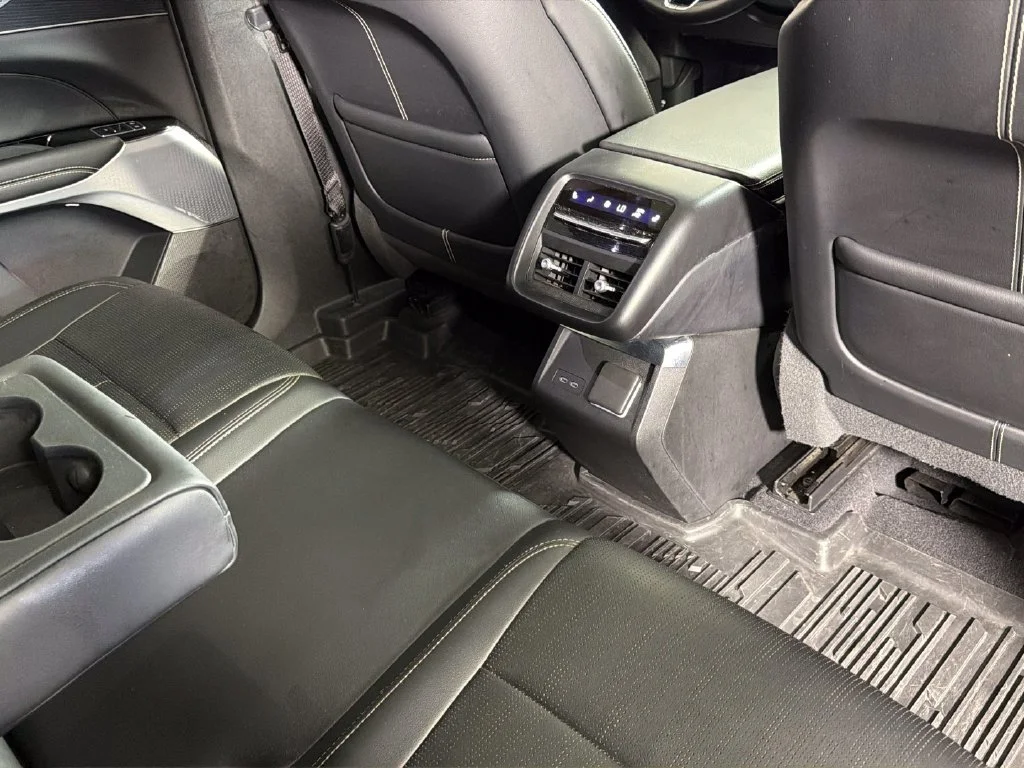 2025 Cadillac LYRIQ Luxury 3 - Photo 35