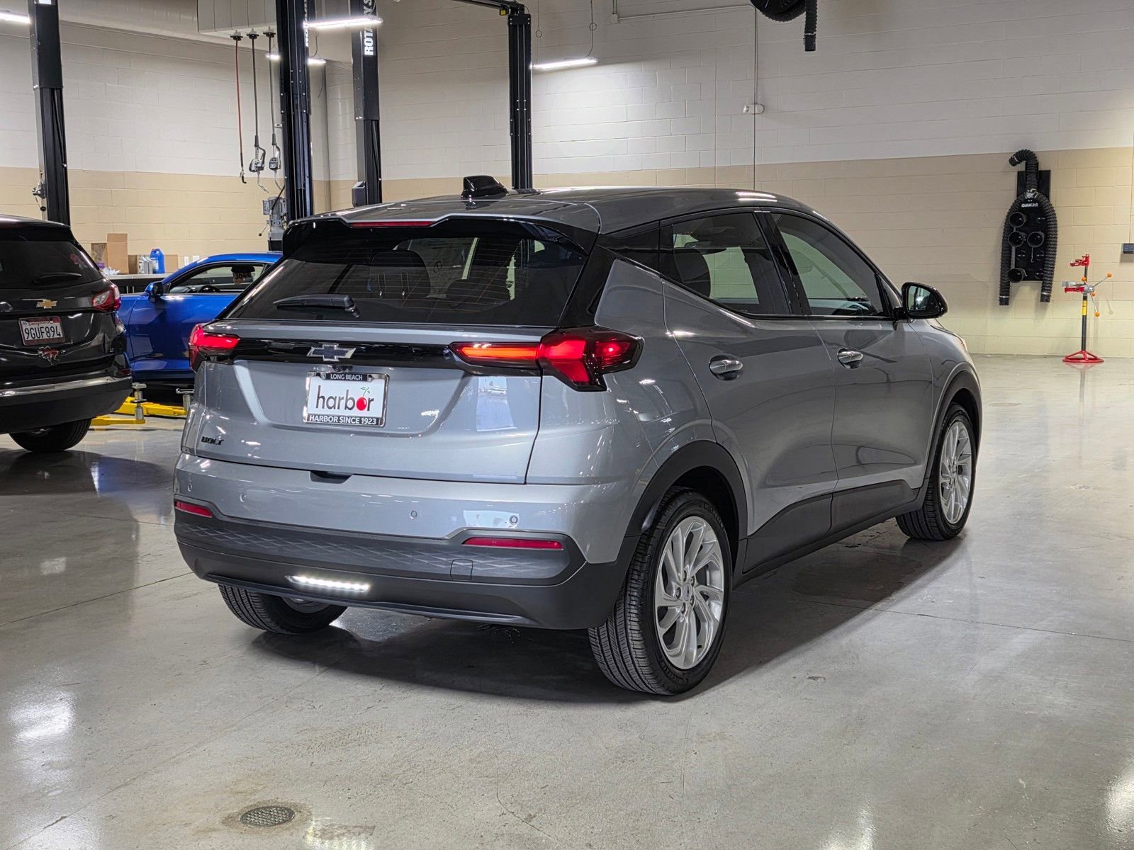 2027 Chevrolet Bolt LT - Photo 7