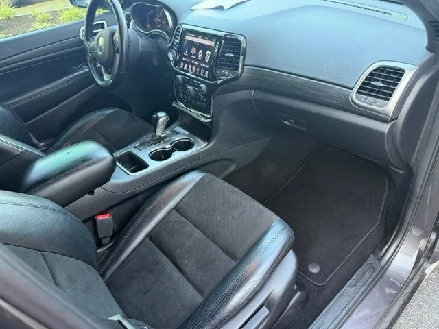 Used 2020 Granite Crystal Metallic Clearcoat Jeep Altitude image 29