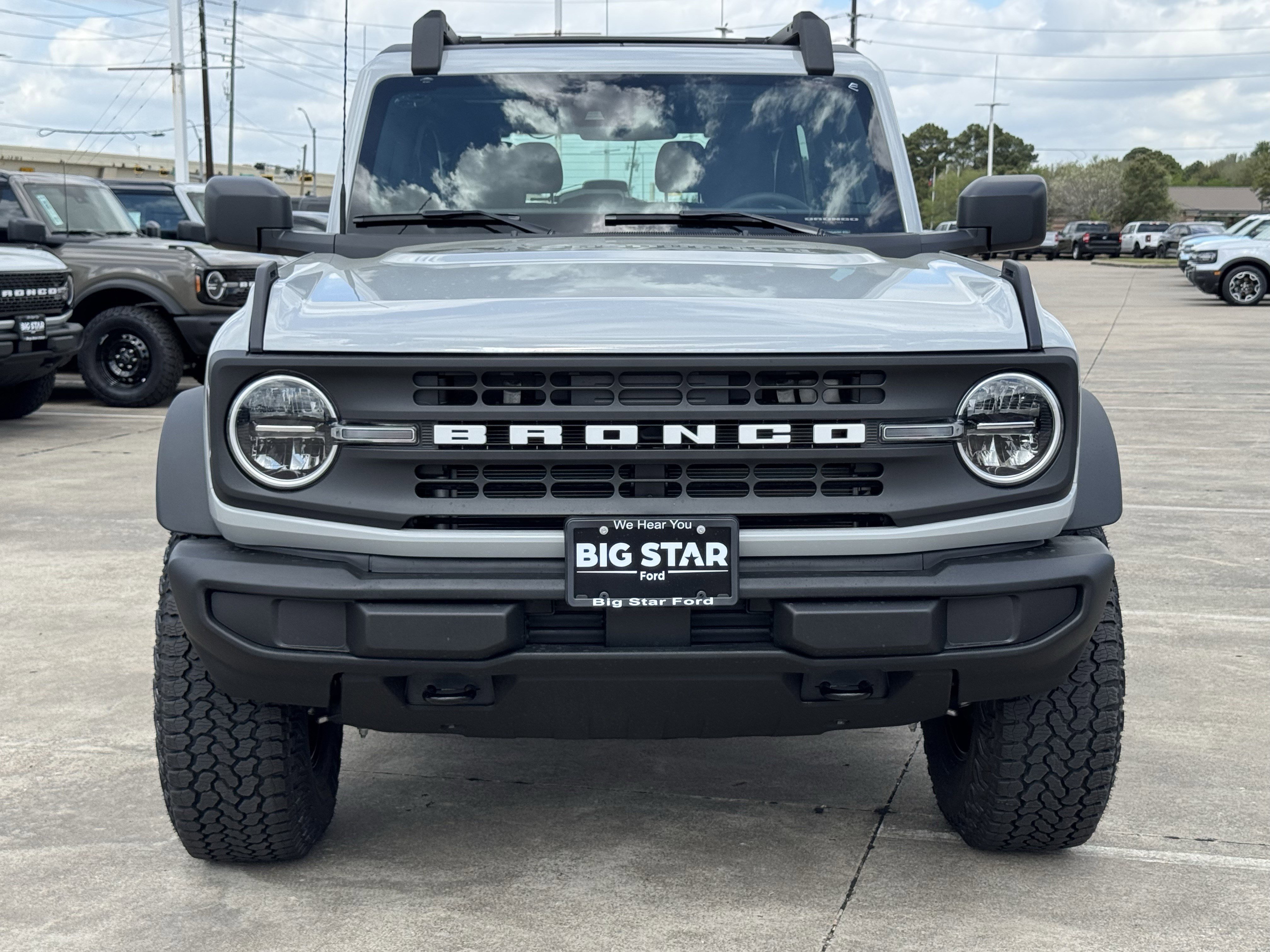New 2026 Avalanche Ford Base image 3