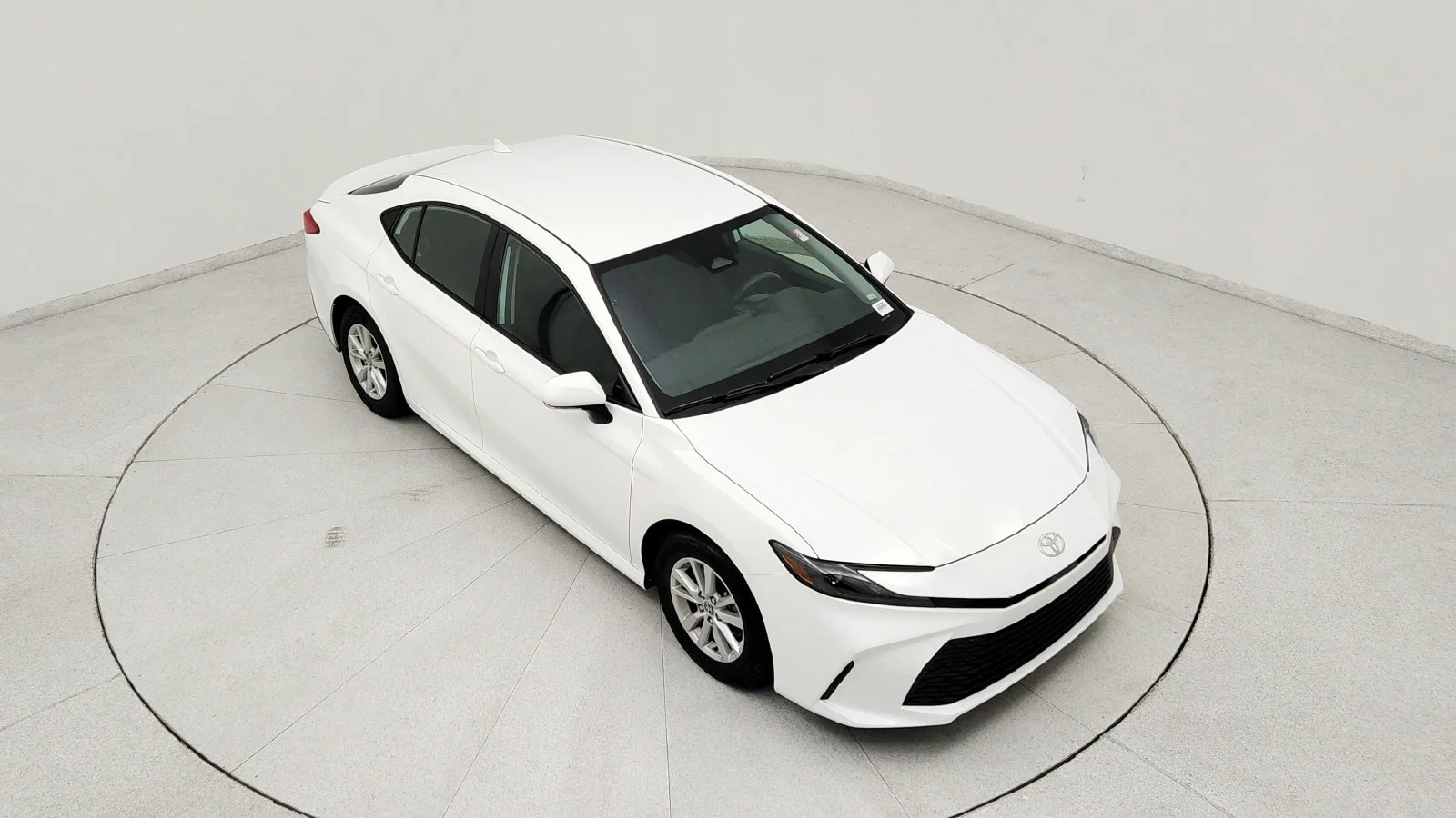Used 2025 White Toyota LE image 15