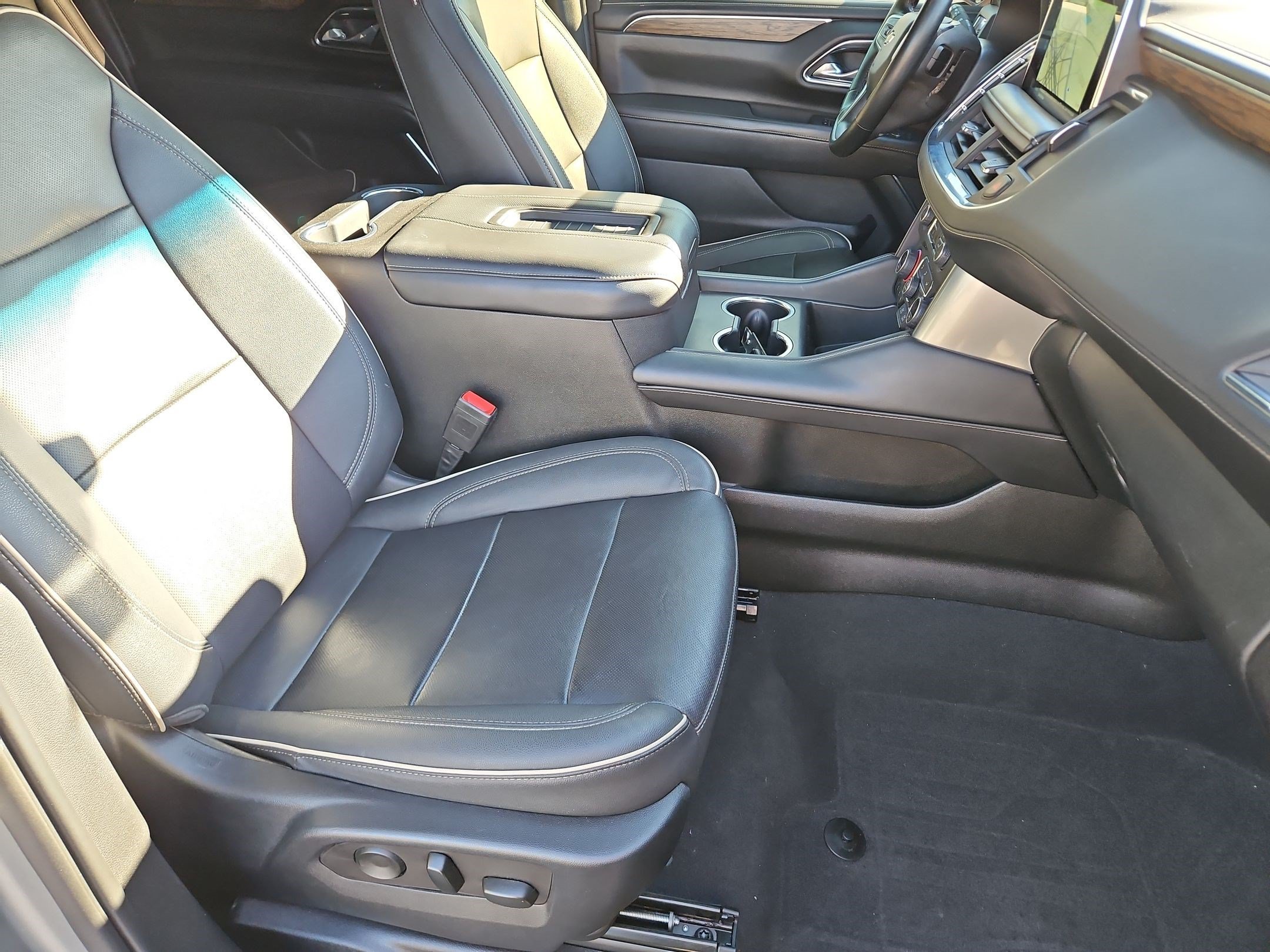 2023 Chevrolet Suburban Premier - Photo 30