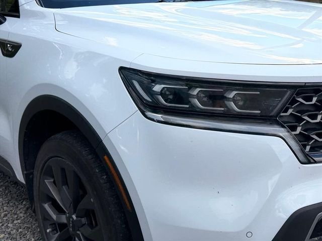Used 2023 White Kia X-Line SX Prestige image 20