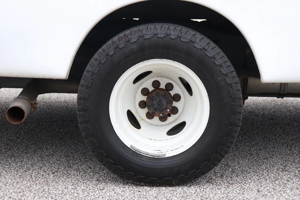 Used 2025 Oxford White Ford Base image 31