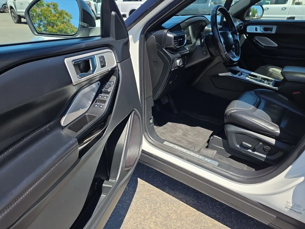 Used 2021 Star White Metallic Tri-Coat Ford Platinum image 17