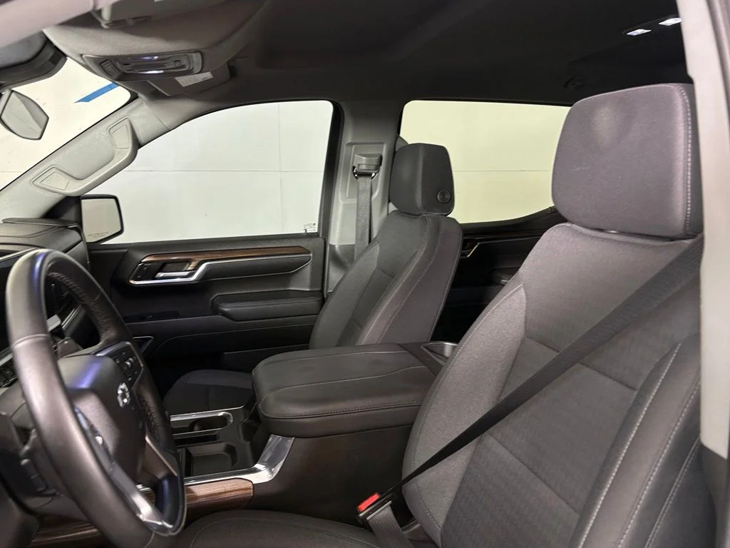 Used 2023 White Chevrolet RST image 16