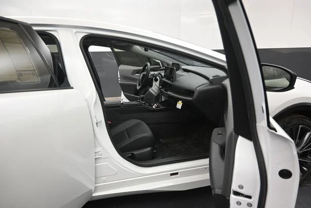 New 2026 Wind Chill Pearl <sup>1</sup> Toyota  XLE image 14