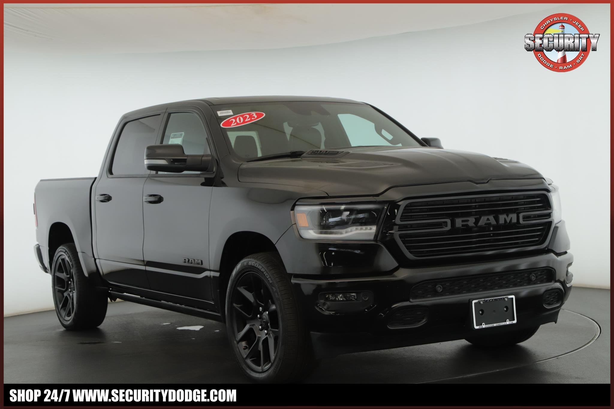 2023 RAM 1500 Laramie 4x4 Crew Cab 5'7's photo