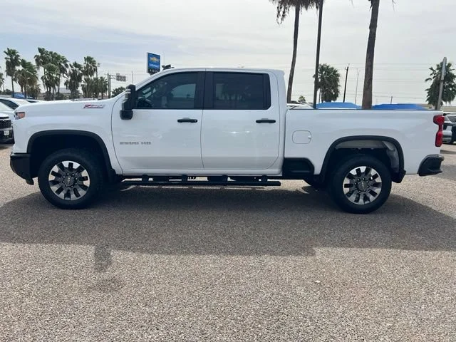 Used 2025 Summit White Chevrolet Custom image 4