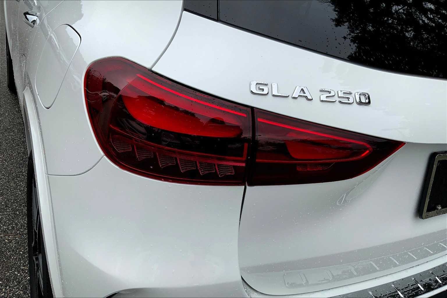 Certified Used 2026 Polar White Mercedes-Benz GLA 250 image 18