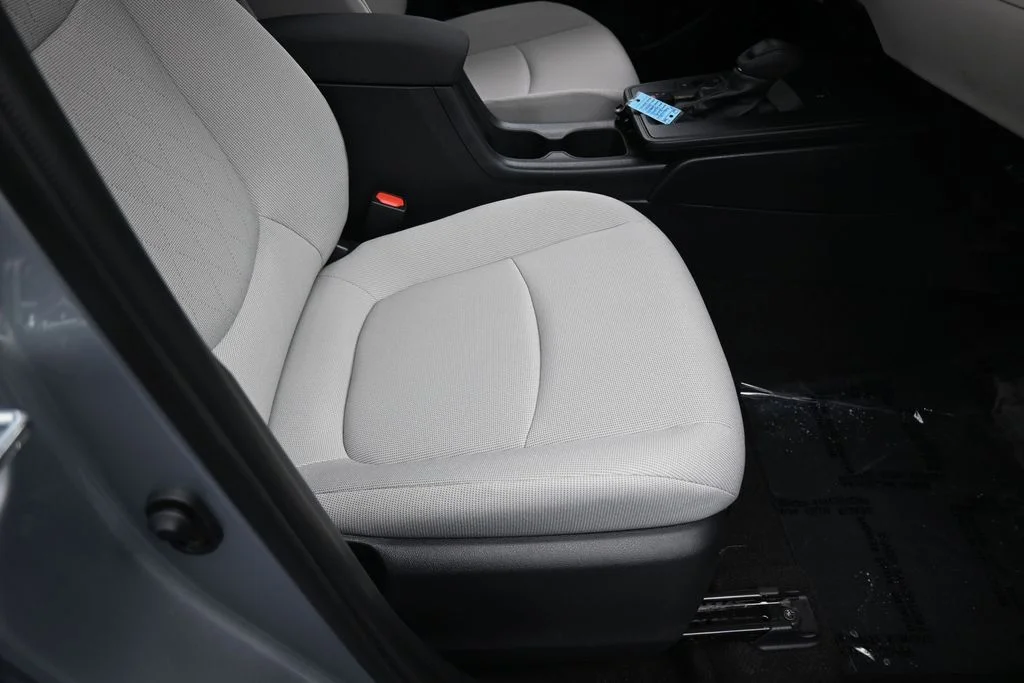 2026 Toyota Corolla Cross L - Photo 36
