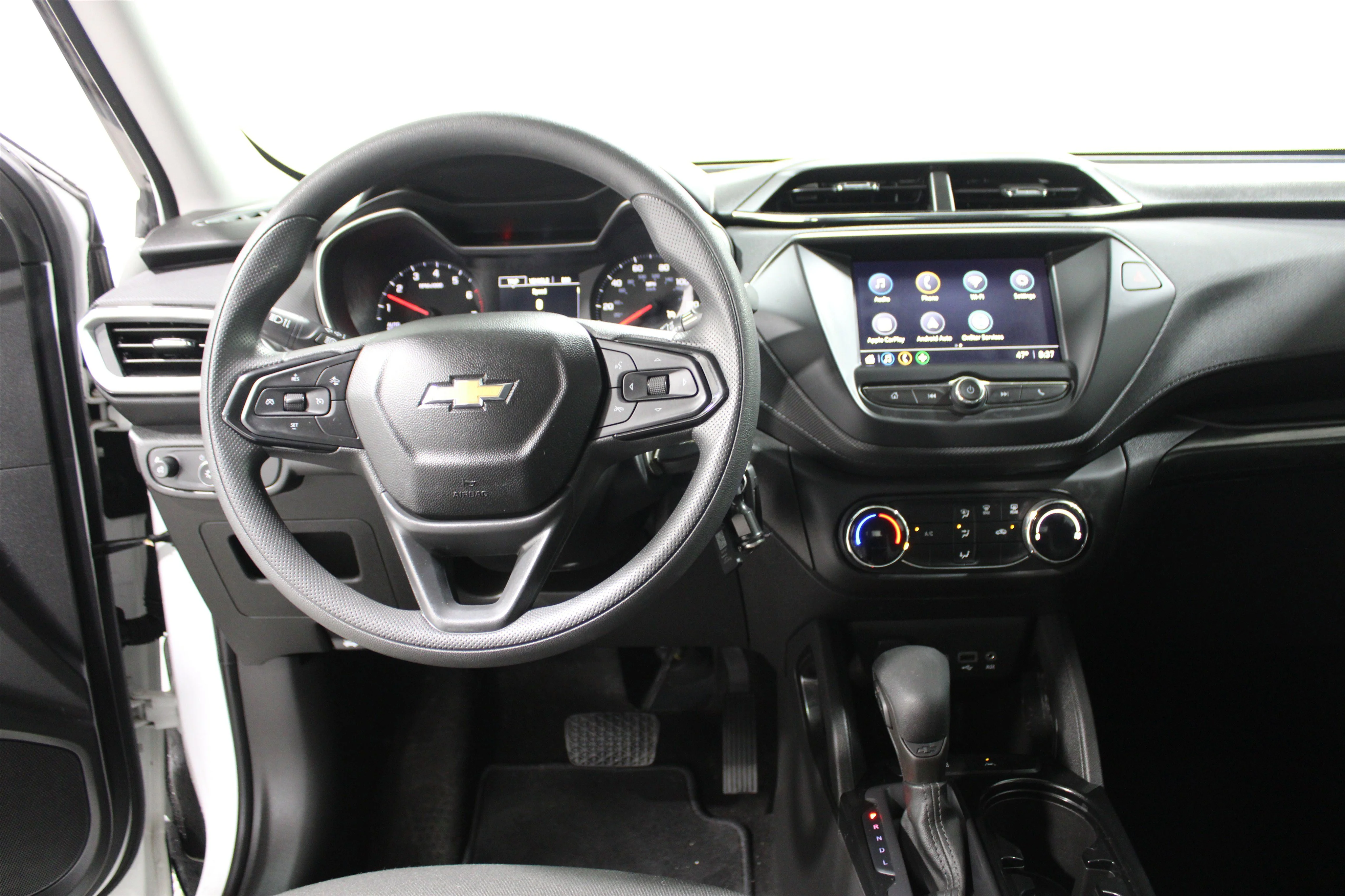 2023 Chevrolet TrailBlazer LS - Photo 2