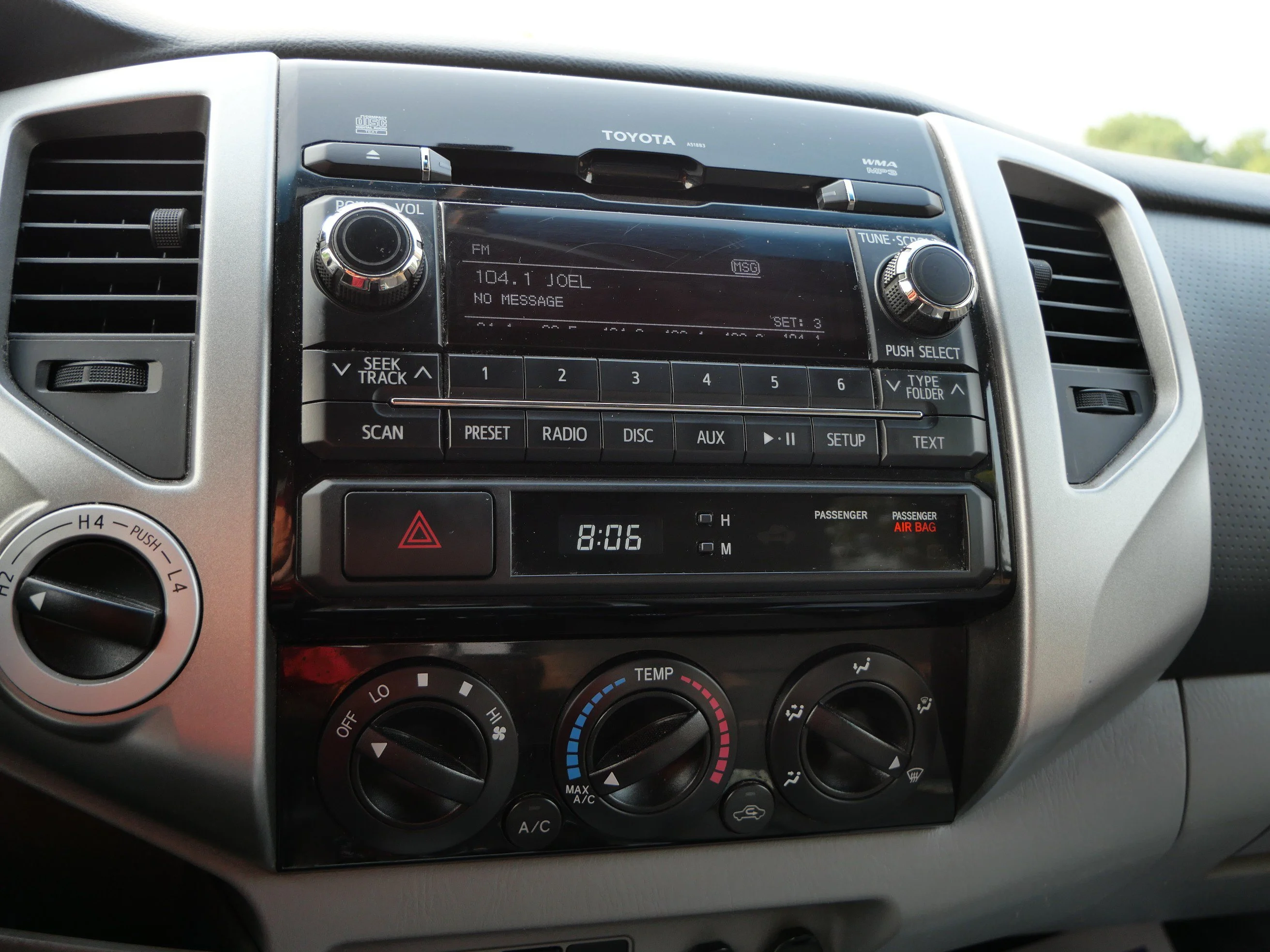 Used 2012 Super White Toyota 4WD Double Cab LB V6 AT image 20