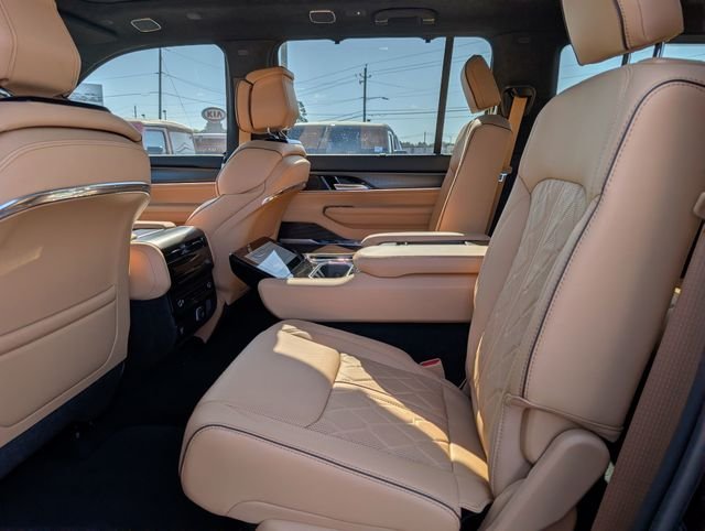 New 2026 High Gloss Black Jeep Summit Reserve image 34