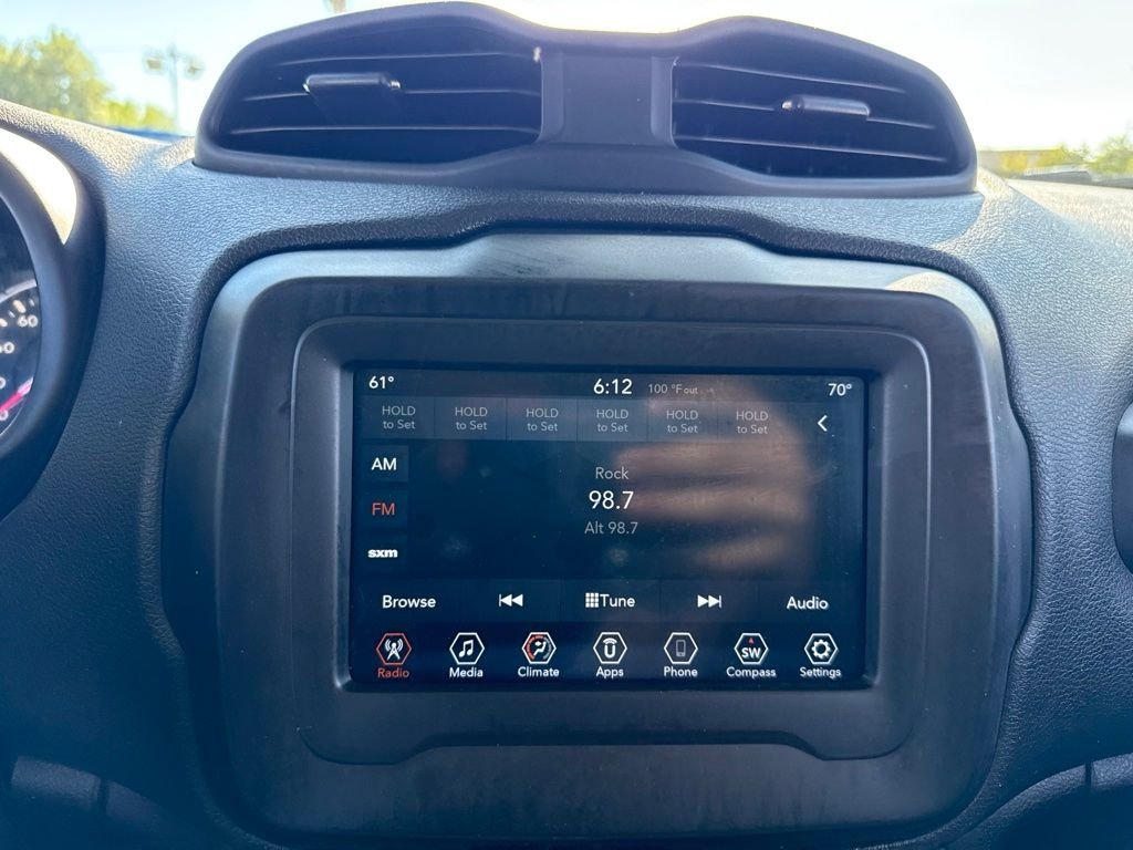 Used 2020 Silver Jeep Latitude image 12
