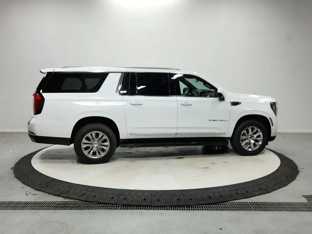 Used 2025 White GMC Denali image 9