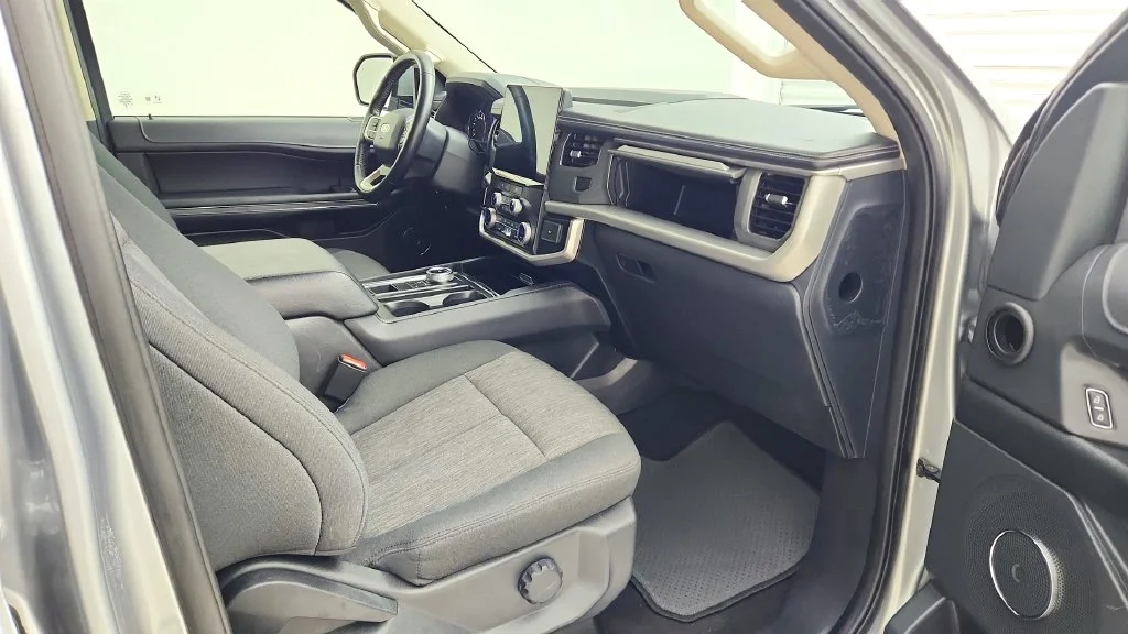 Used 2024 Gray Ford XLT image 22