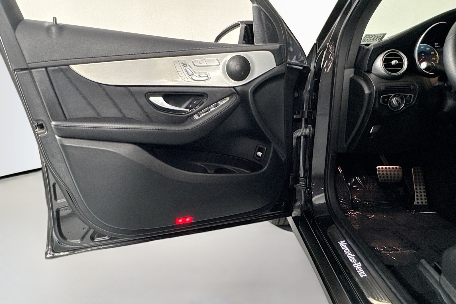 Used 2022 Graphite Grey Metallic Mercedes-Benz 300 image 21