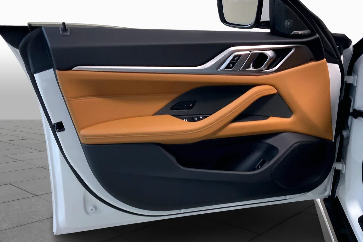 New 2026 Mineral White Metallic BMW xDrive40 image 10