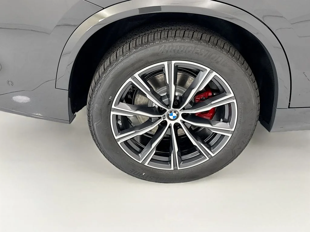 New 2026 Gray BMW xDrive40i image 32