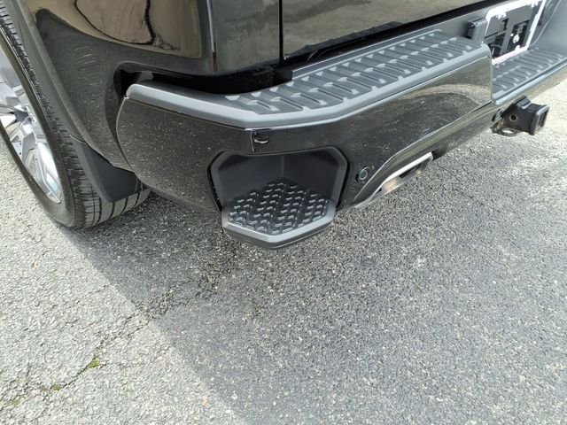 Used 2024 Black GMC Denali image 17