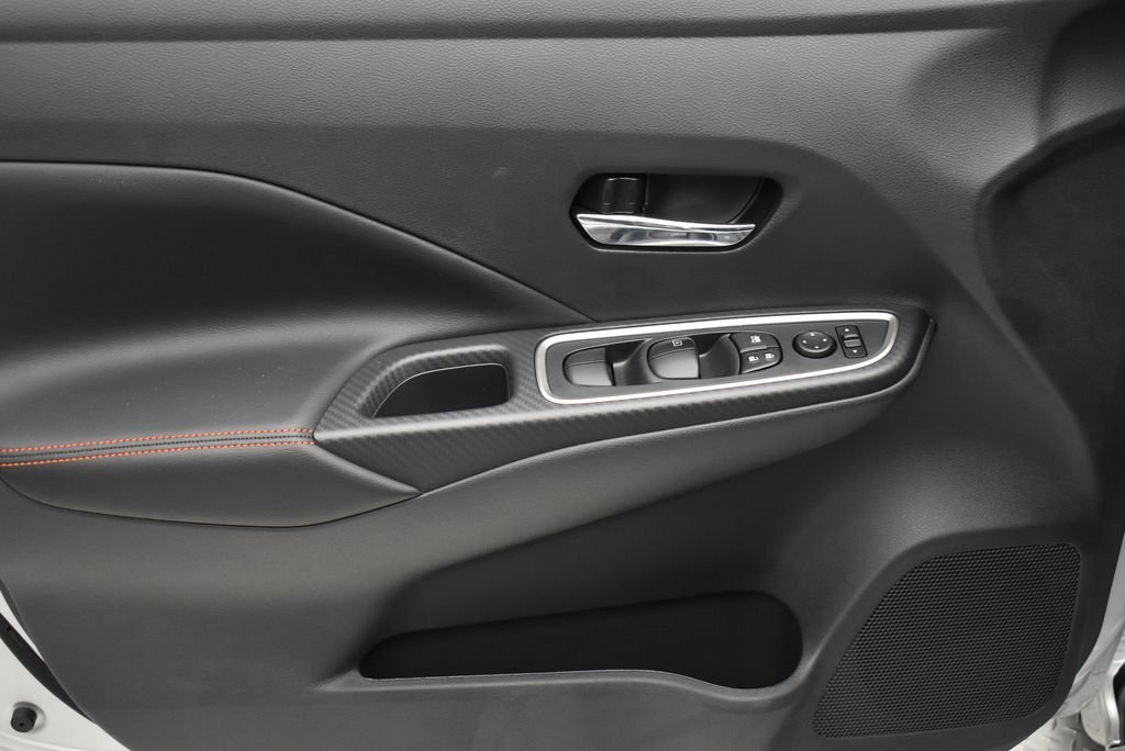 2025 Nissan Versa Sedan SR - Photo 11