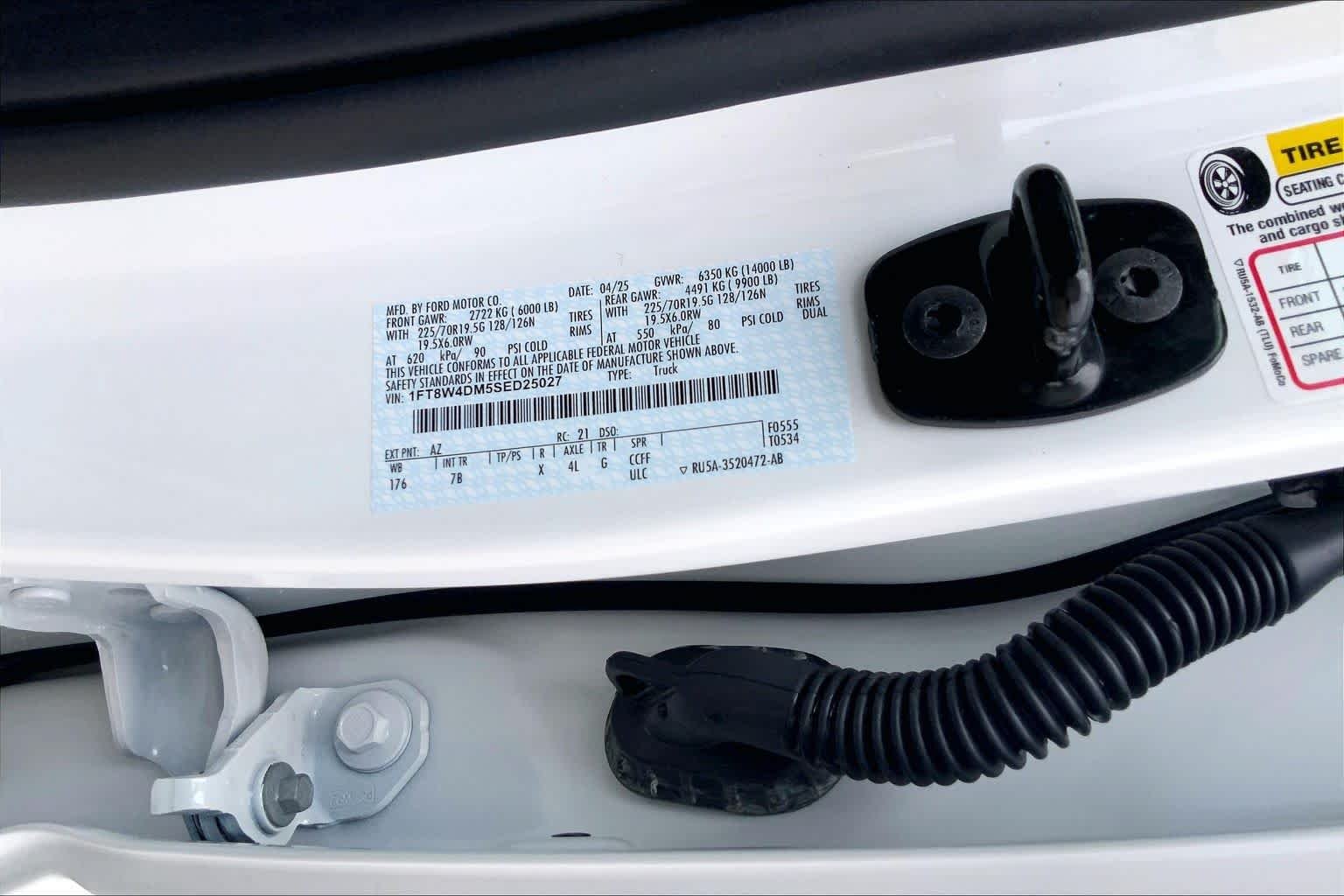 Used 2025 Star White Ford Platinum image 37