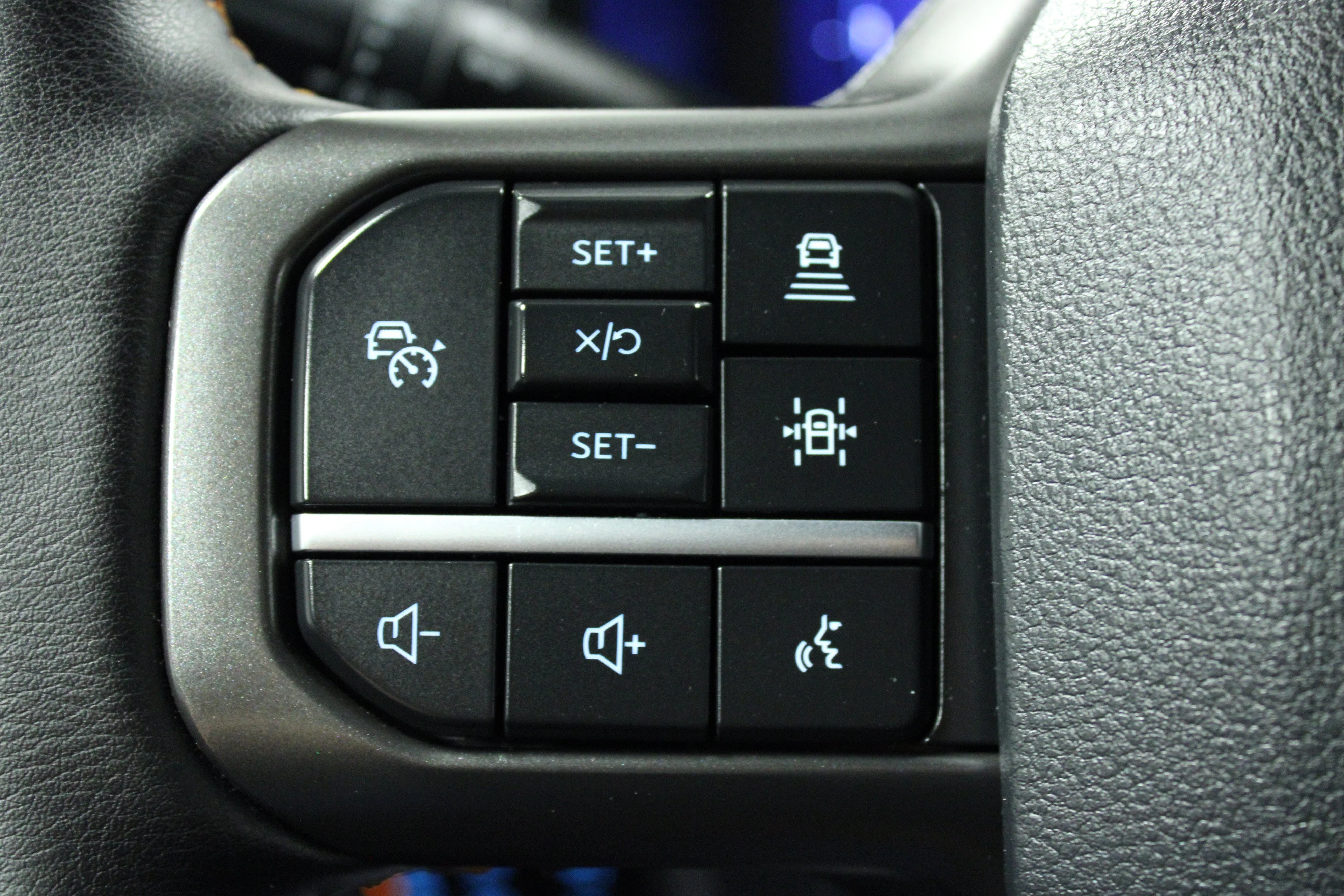 Used 2025 Oxford White Ford Tremor image 20