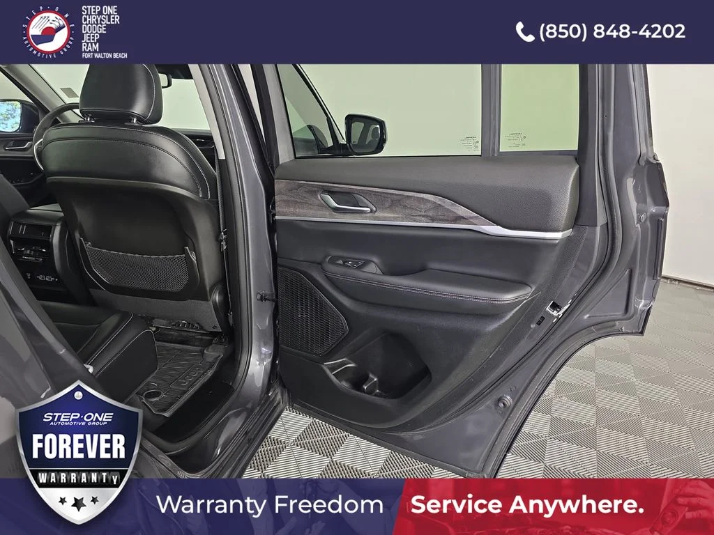 Used 2023 Gray Jeep Limited image 29