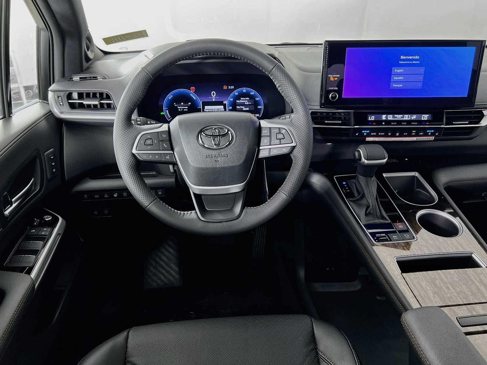 New 2026 Wind Chill Pearl Toyota Platinum image 16