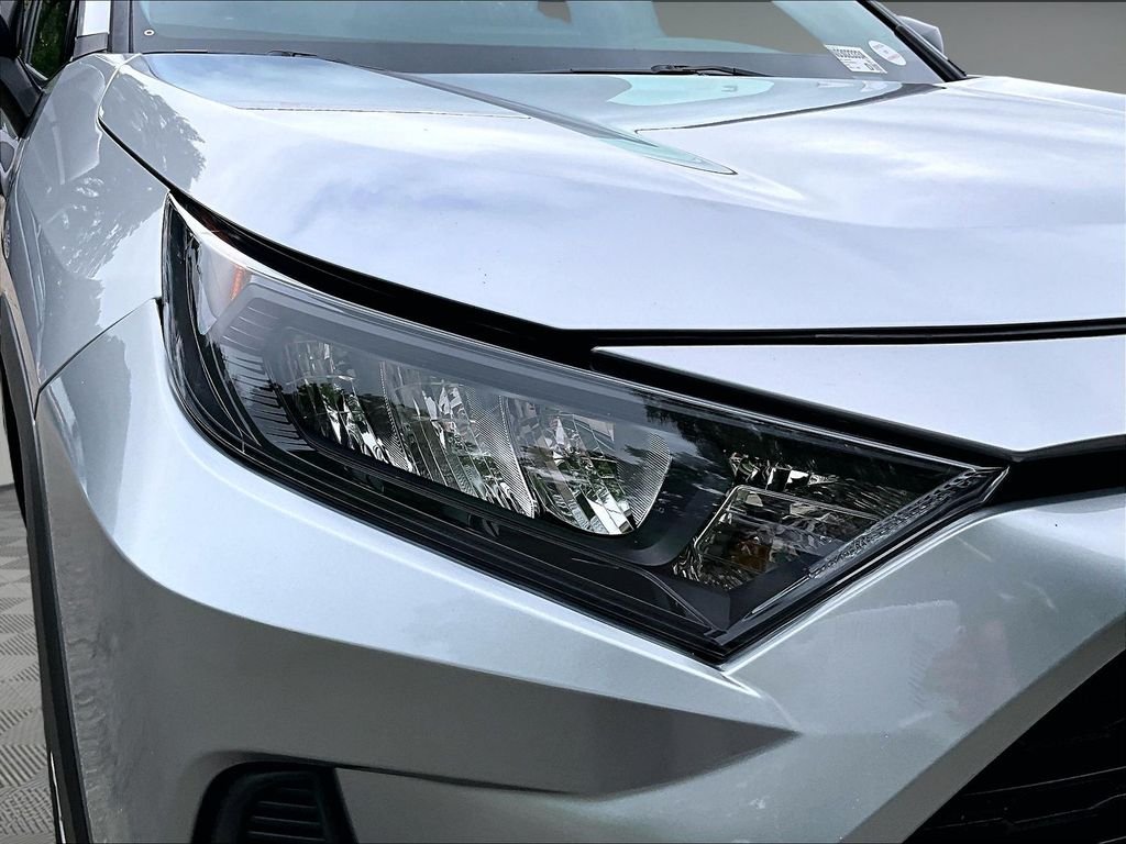 Used 2022 Silver Toyota LE image 30