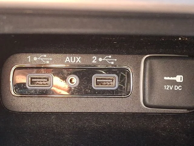 Used 2018 Gray Jeep Altitude image 23