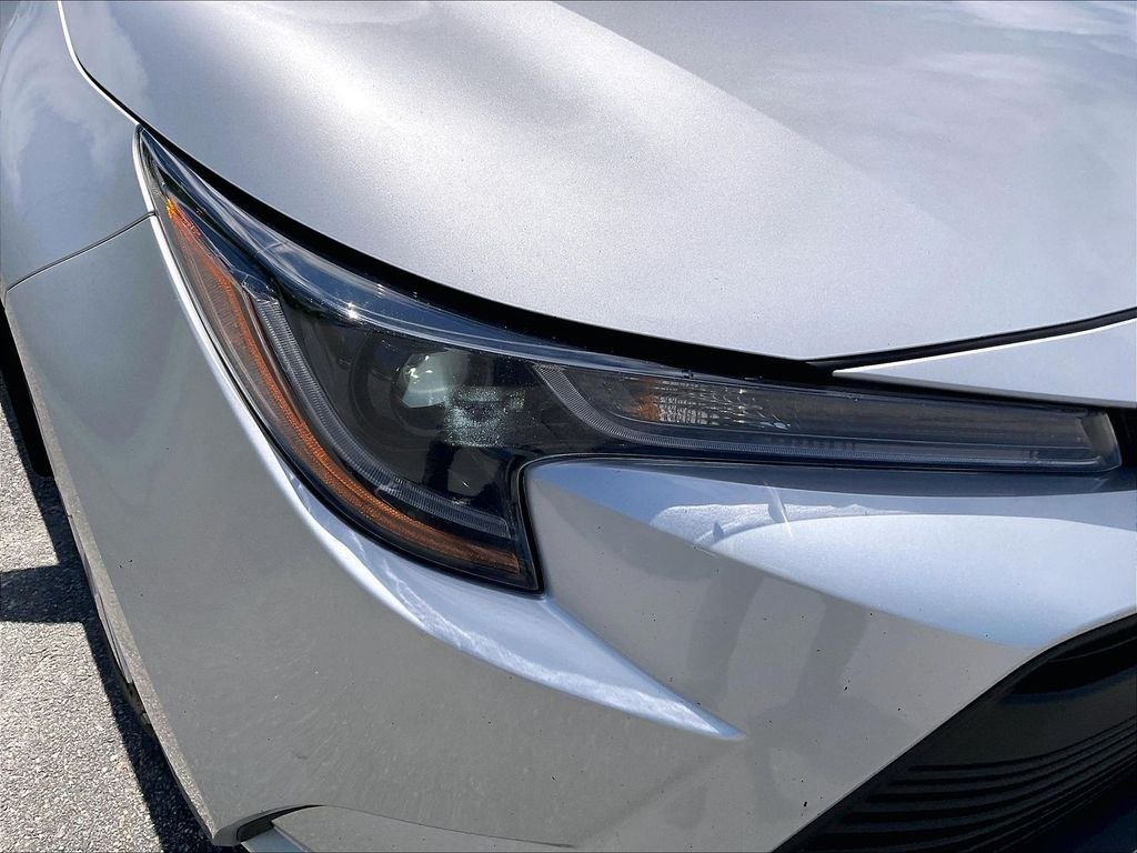 Used 2025 Classic Silver Metallic Toyota LE image 29