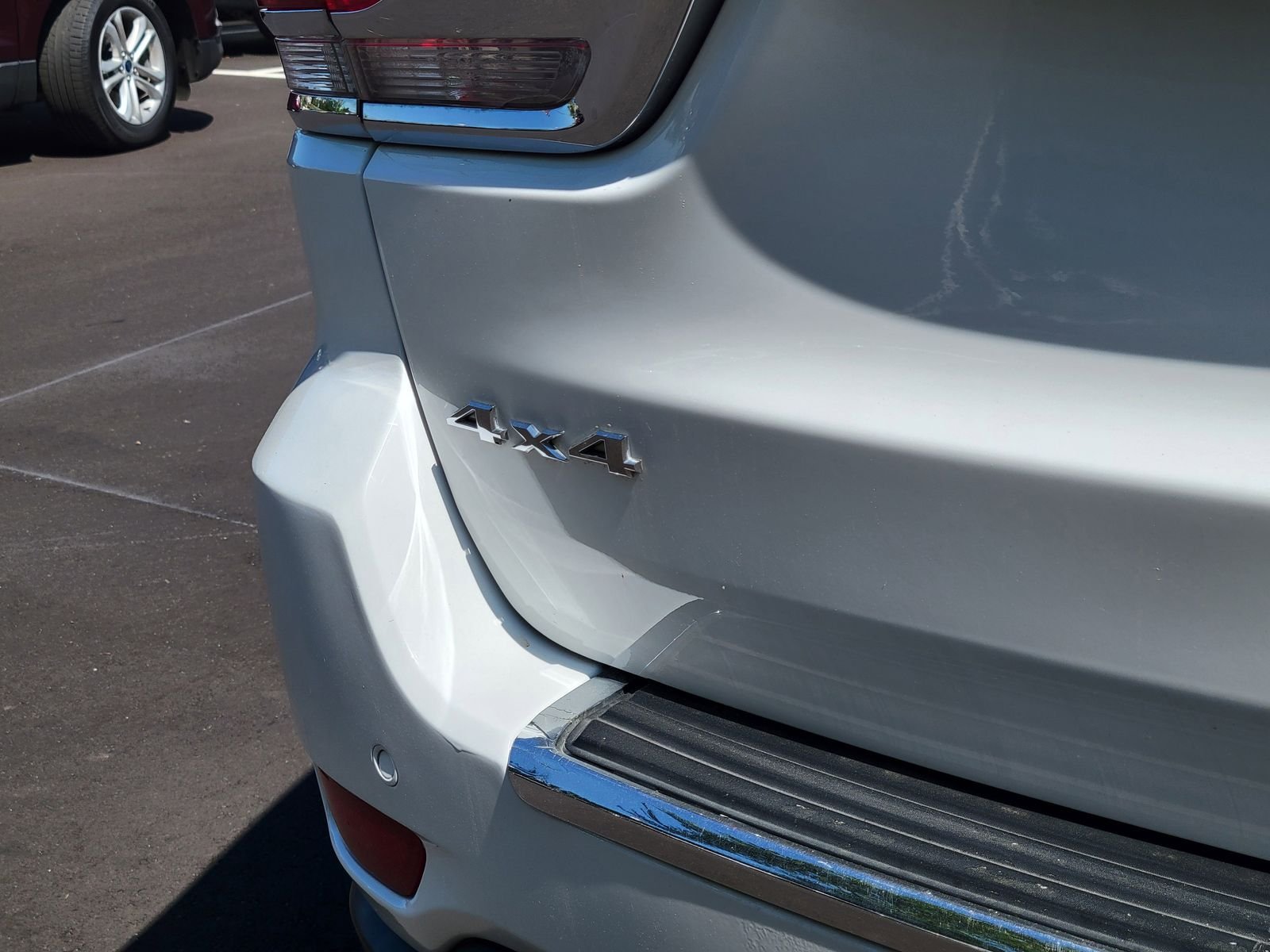 Used 2014 White Jeep Limited image 26