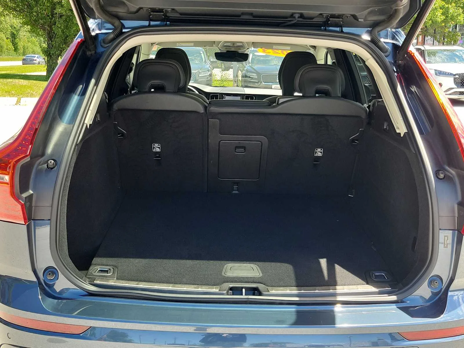 Used 2023 Blue Volvo Plus Bright Theme image 9