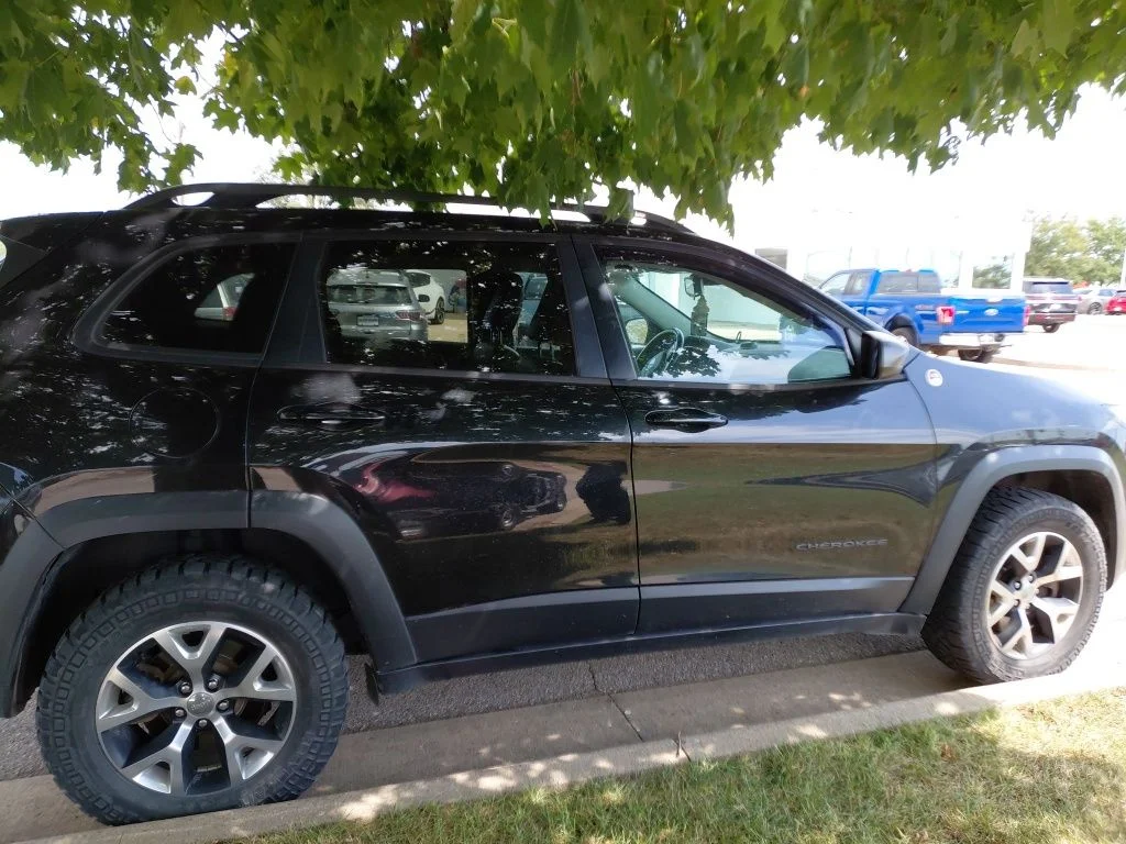Used 2015 Black Jeep Trailhawk image 4