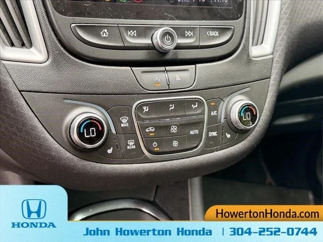 Used 2023  Chevrolet LT image 30