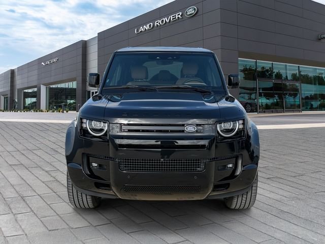 New 2026 Santorini Black Land Rover X-Dynamic SE image 8
