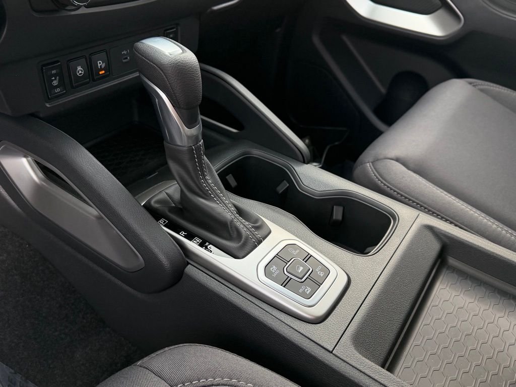 New 2026 Glacier White Nissan SV image 30