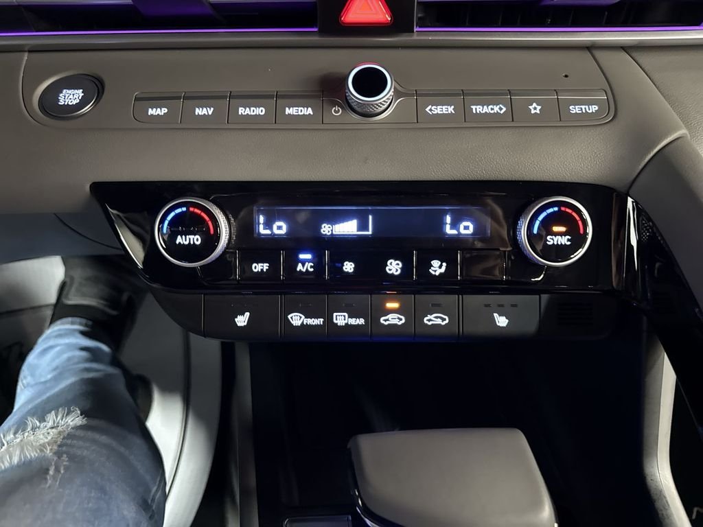 2025 Hyundai Elantra SEL - Photo 25